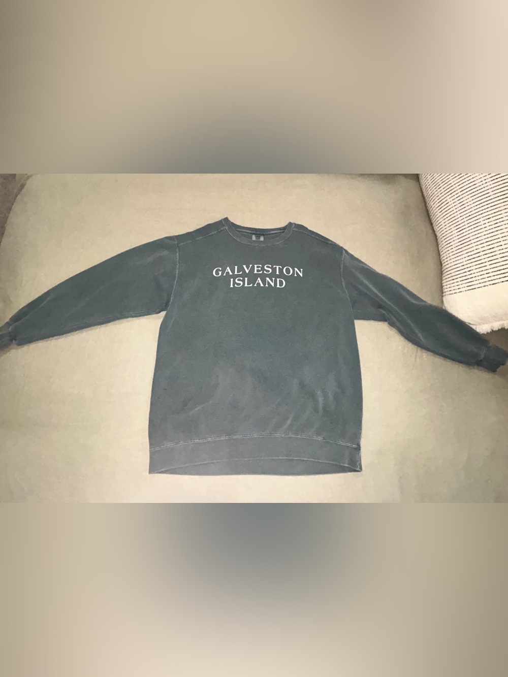 Sweatshirt - Picture 2 of 4